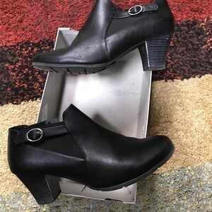 Women Croft & Barrow Black Bootie Size 8.5